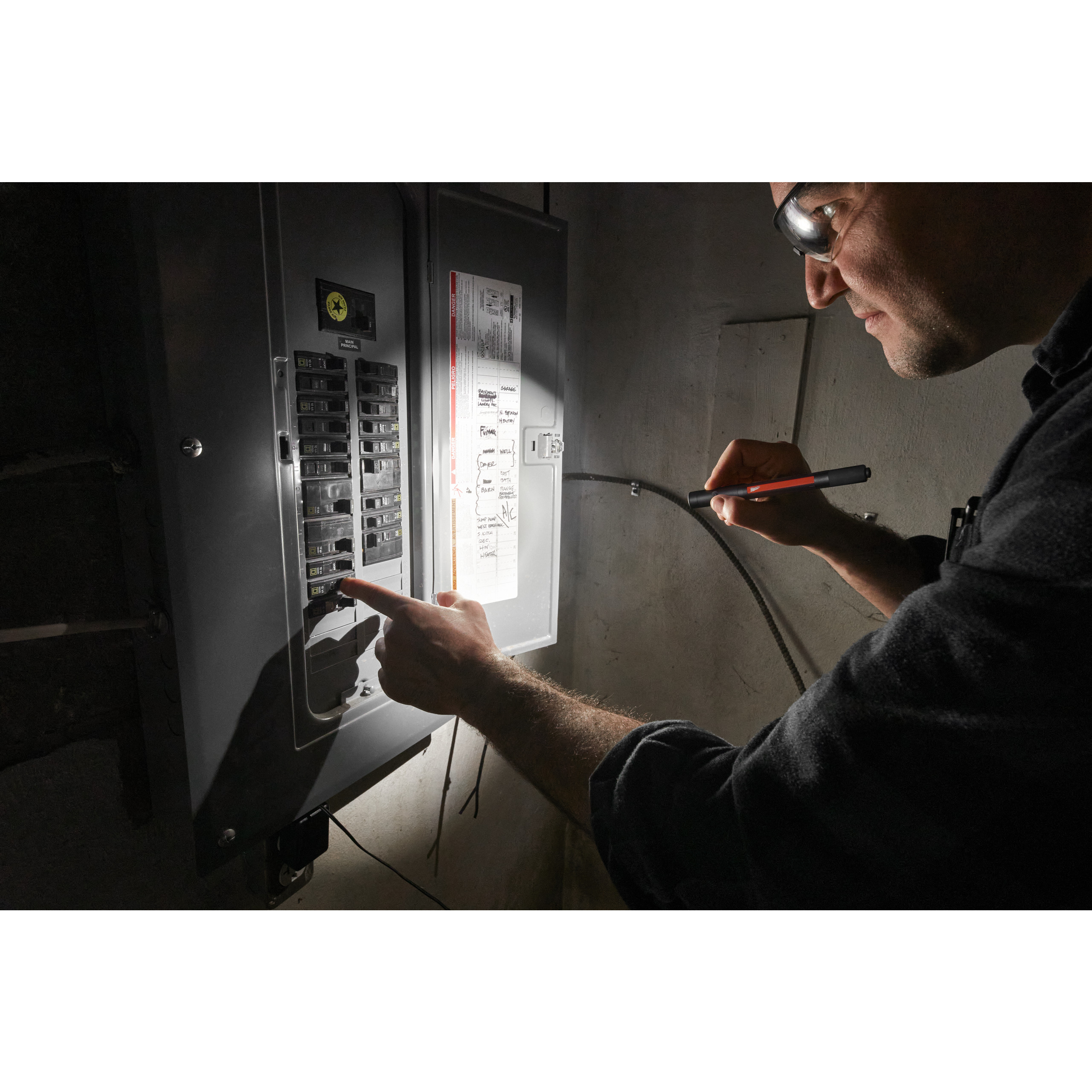 Milwaukee USB-Akku-Stiftlampe Wiederaufladbare Stiftlampe IRPL250