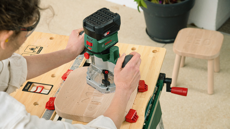 Bosch Akku-Bohrschrauber UniversalDrill 18V-60, 1 x Akku PBA 18V 2.0Ah, Tragekoffer
