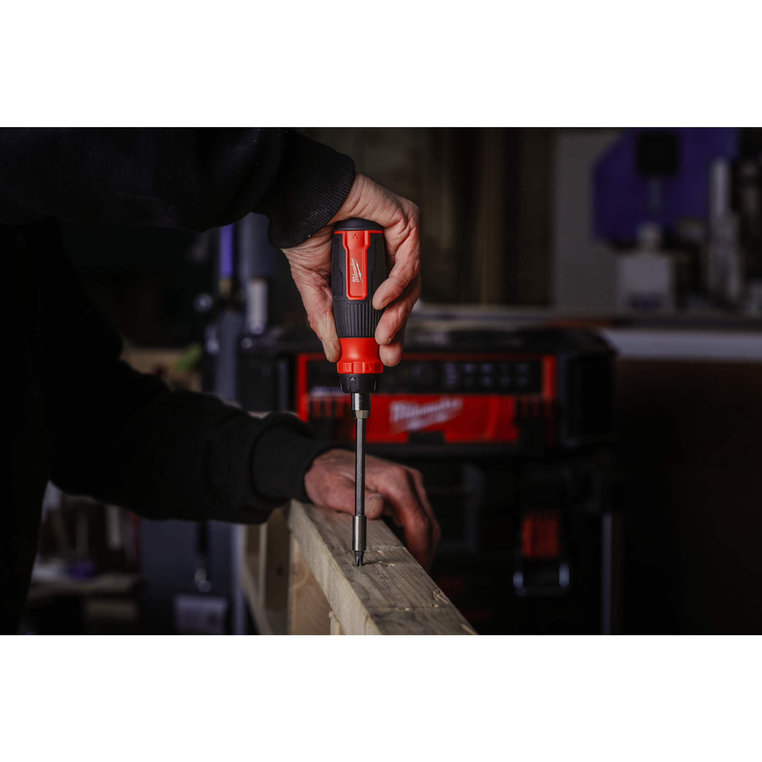 Milwaukee Schraubendreher mit Ratschenfunktion inkl. 13 Wende-Bits PH/PZ/TX/SL/HEX Multi-Bit 27 in 1