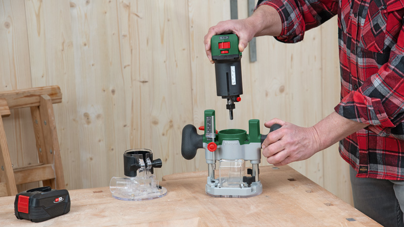Bosch Akku-Bohrschrauber UniversalDrill 18V-60, 1 x Akku PBA 18V 2.0Ah, Tragekoffer