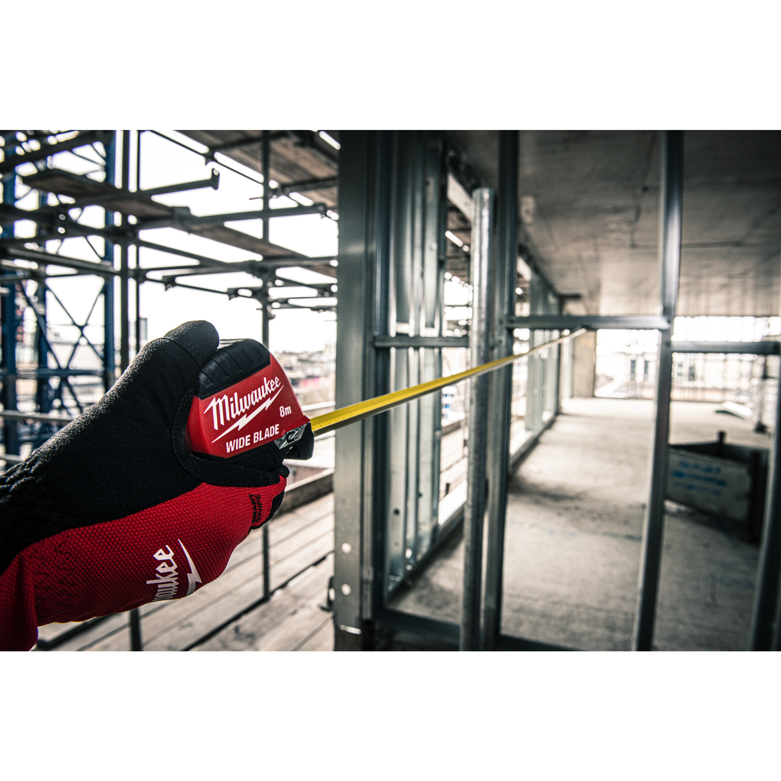 Milwaukee Bandmaß magnetisch, 35 mm breites Band Premium-Bandmaß breit 8 m