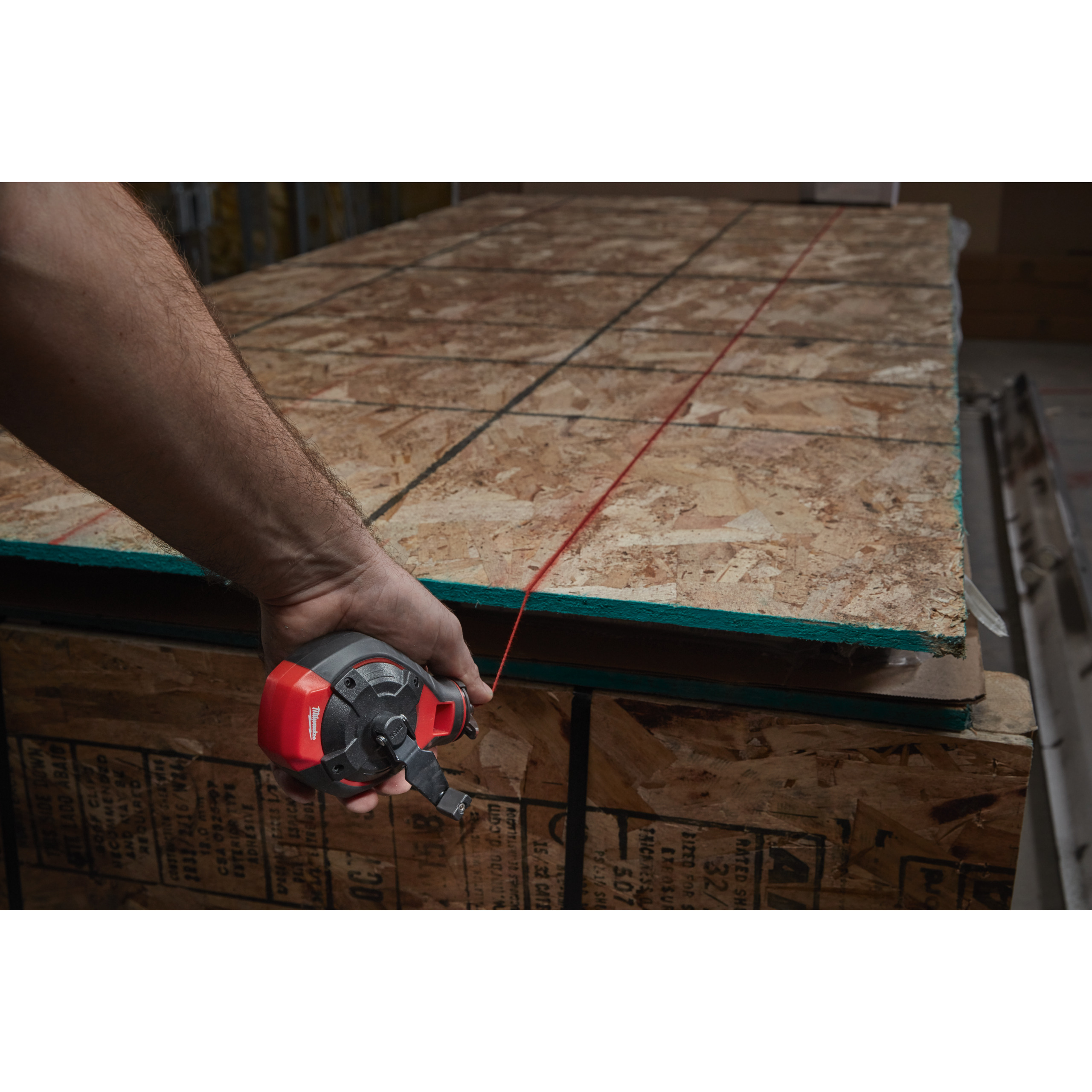 Milwaukee Schlagschnur 30 m Schnurlänge, breite Linie mit roter Kreide