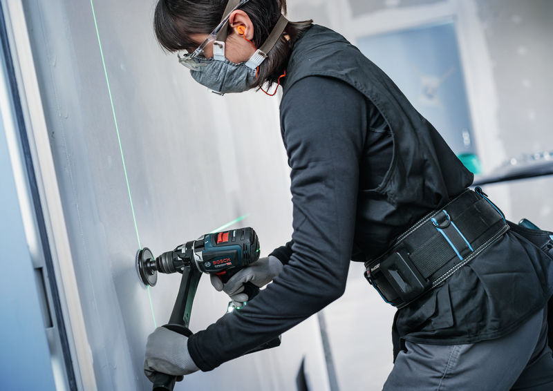 Anwendungsbild, Arbeitswerkzeug, Bohrmaschine, Laserschnitt, Schraubendreher, Hose mit Tasche