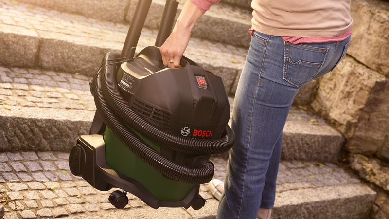 Bosch Akku-Reinigungsgeräte für den Außenbereich Fontus 18V, 1 Akku u. Ladg.