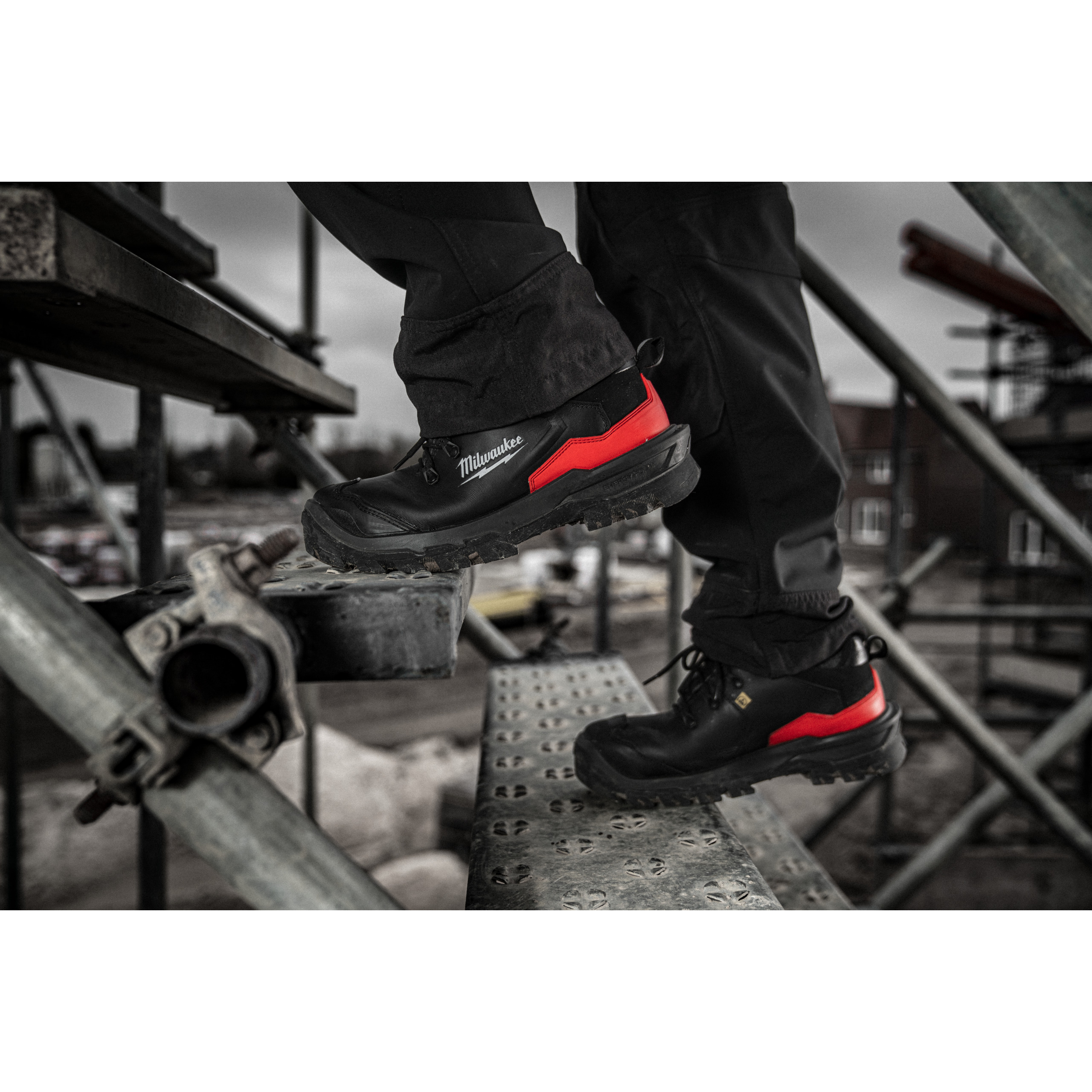 Milwaukee Sicherheits-Halbschuh Leder Größe 46 ARMOURTRED S3S weit schwarz