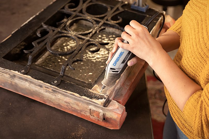 Bosch DREMEL 4250, kabelgebundenes Multitool, 128 Zubehöre, 6 Vorsatzgeräte