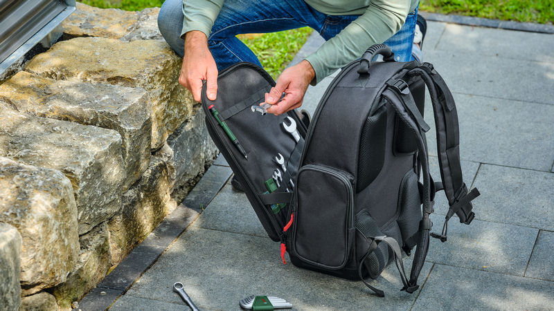 Anwendungsbild, Rucksack, Werkzeugset, Tragetasche, Outdoor-Ausrüstung, Reißverschlussfach
