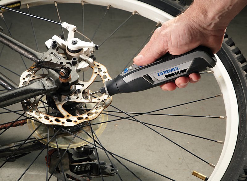 Dremel 4250 kabelgebundenes Multifunktionswerkzeug, 128 Zubehöre, 6 Vorsatzger.