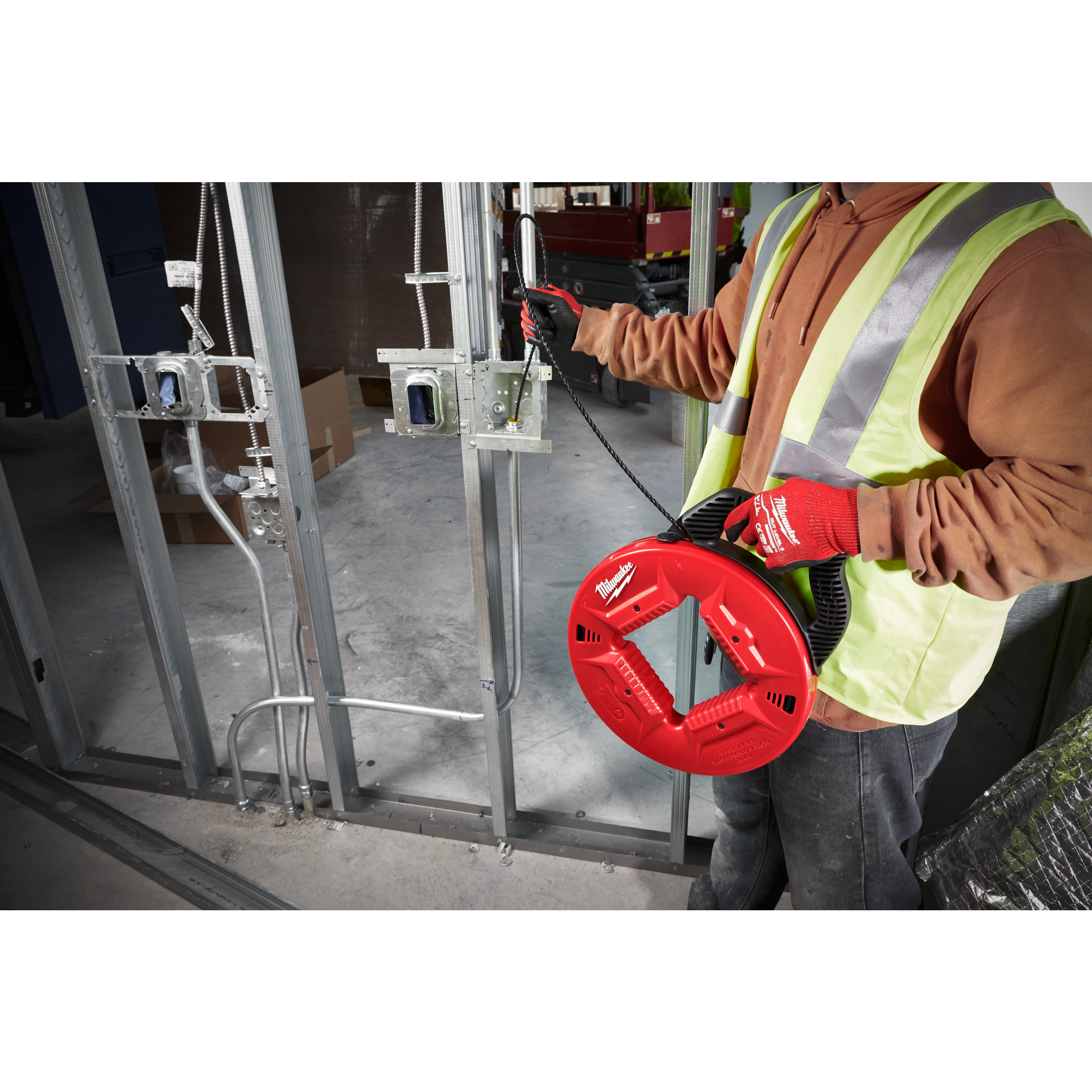 Milwaukee Kabeleinziehspirale 15 m, nicht leitend mit Abrollgehäuse Polyester-Kabeleinziehspirale