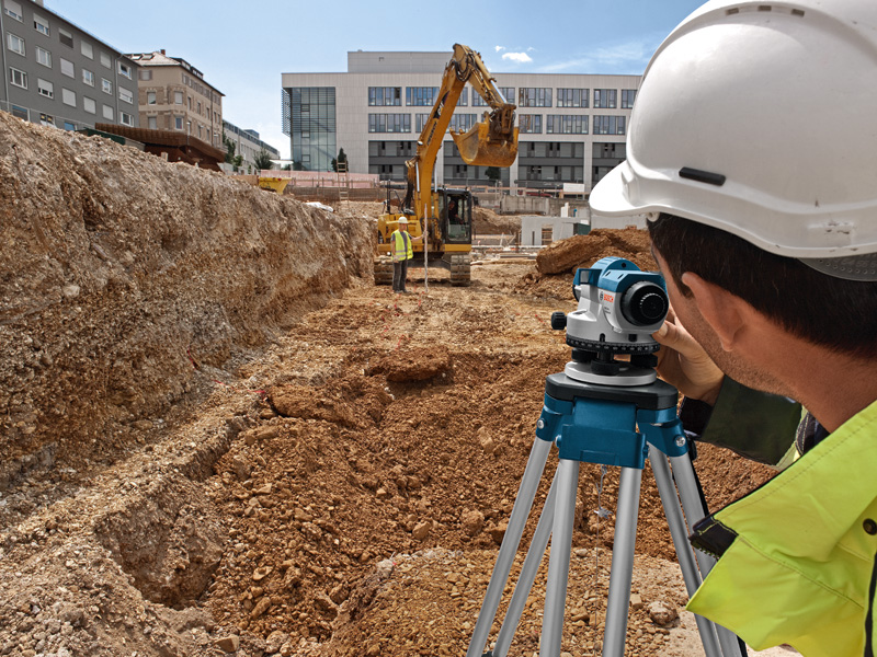 Bosch Optisches Nivelliergerät GOL 26 D, mit Baustativ BT160, Messstab GR 500