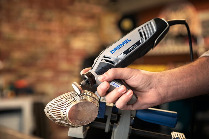 DREMEL 3000-2/25 Multifunktionswerkzeug (130 W), 25 Zubehöre, 2 Vorsatzgerät