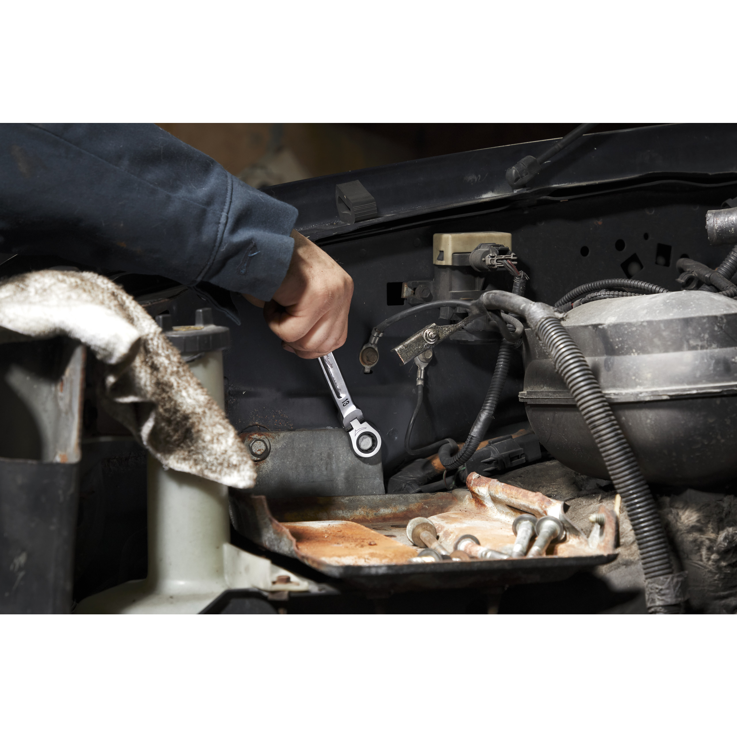 Milwaukee Gelenk-Ratschenschlüssel 17 mm MAX BITE Gelenk-Ratschen-Ringmaulschlüssel