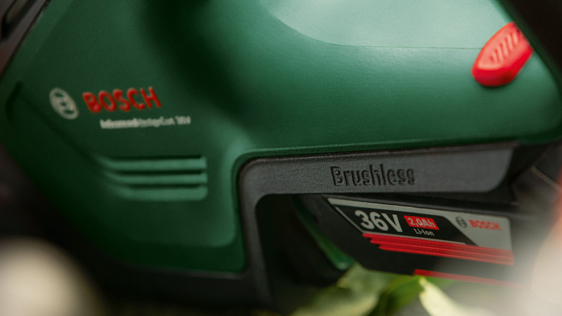 Bosch Akku-Regenwasserpumpen GardenPump 18V-2000: Akku 18V 2.5Ah, Ladegerät AL 1810 CV