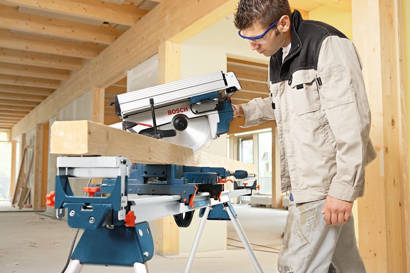 Bosch Kapp- und Gehrungssäge GCM 12 GDL