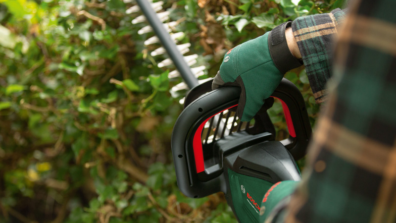 Bosch Akku-Regenwasserpumpen GardenPump 18V-2000: Akku 18V 2.5Ah, Ladegerät AL 1810 CV
