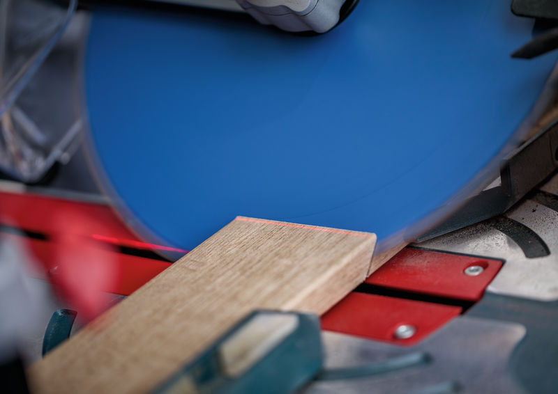 Detailbild, Holzbrett, Schreinerwerkzeug, Kappsäge, Holzarbeiten, Werkstatt