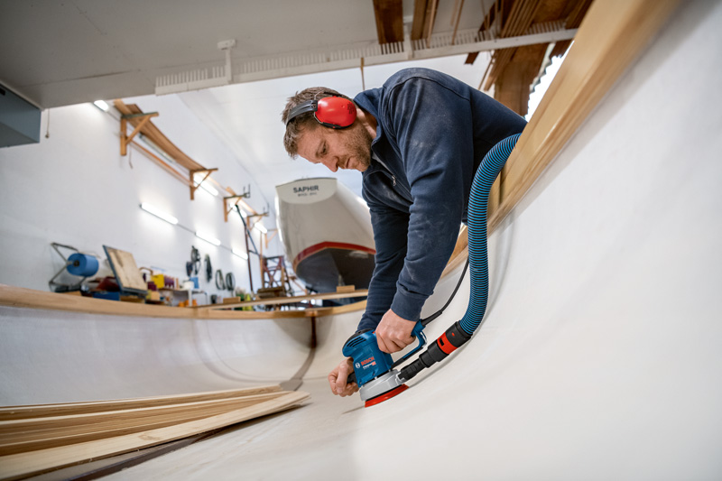 Bosch Exzenterschleifer GEX 40-150 mit 1 x Schleifblatt M480 und L-BOXX