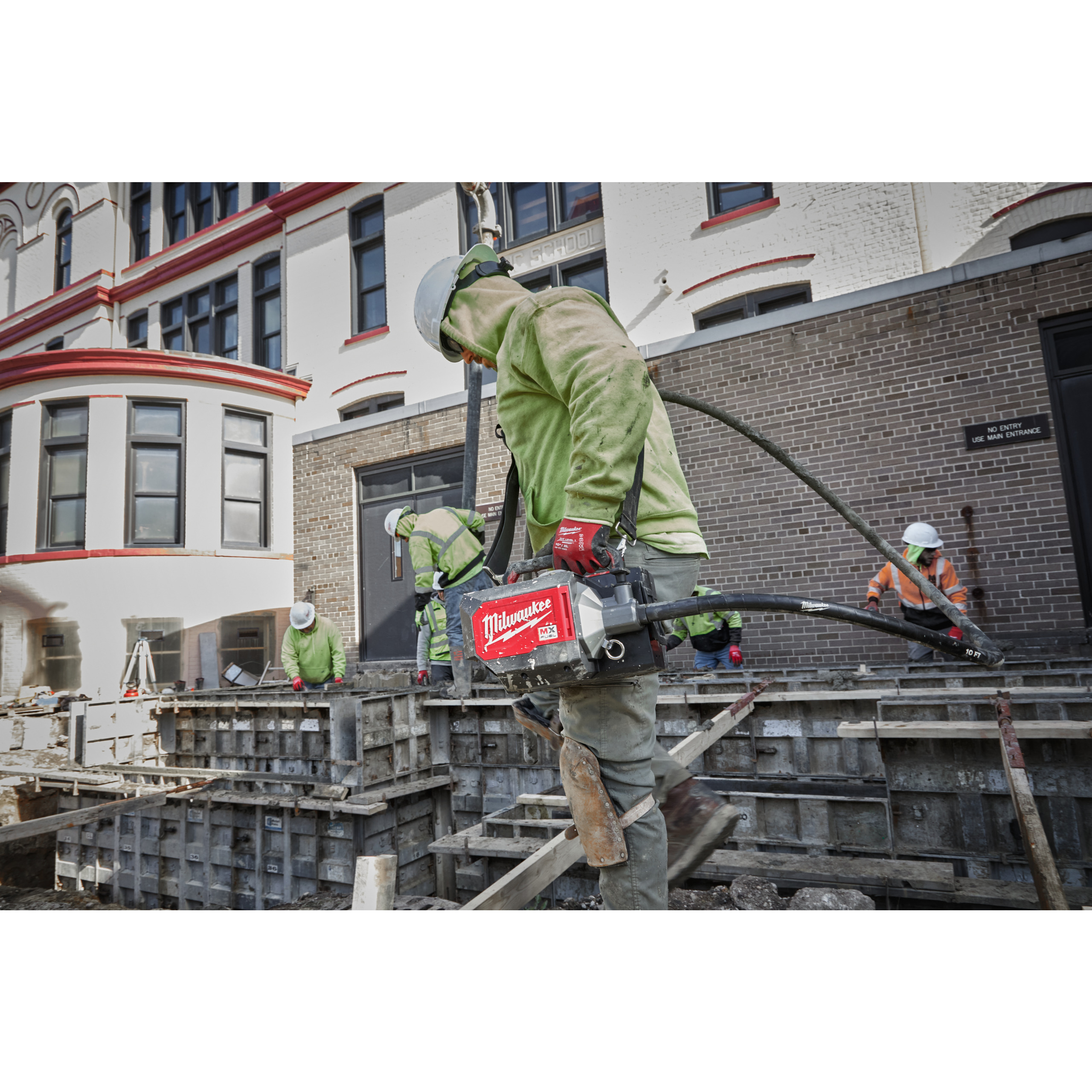 Milwaukee Akku-Betonverdichter MX FUEL MXFCVBC-602