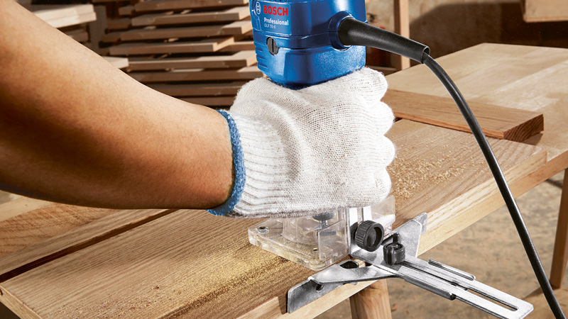 Bosch Kantenfräse GKF 600, Handwerkerkoffer