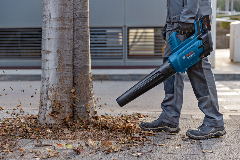 Bosch Akku-Gebläse GBL 18V-750