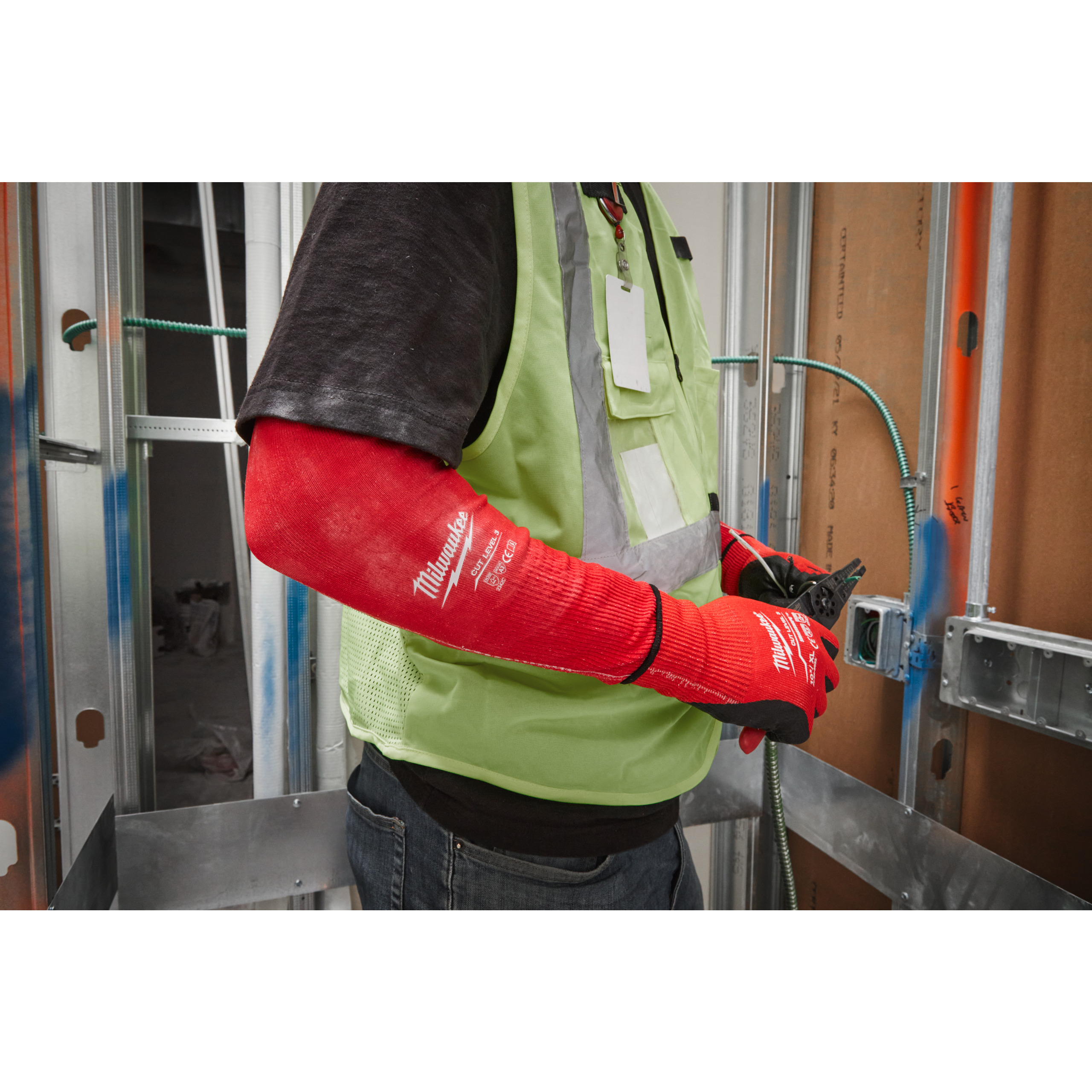 Milwaukee Arm-Schnittschutz 45 cm, rot Klasse C