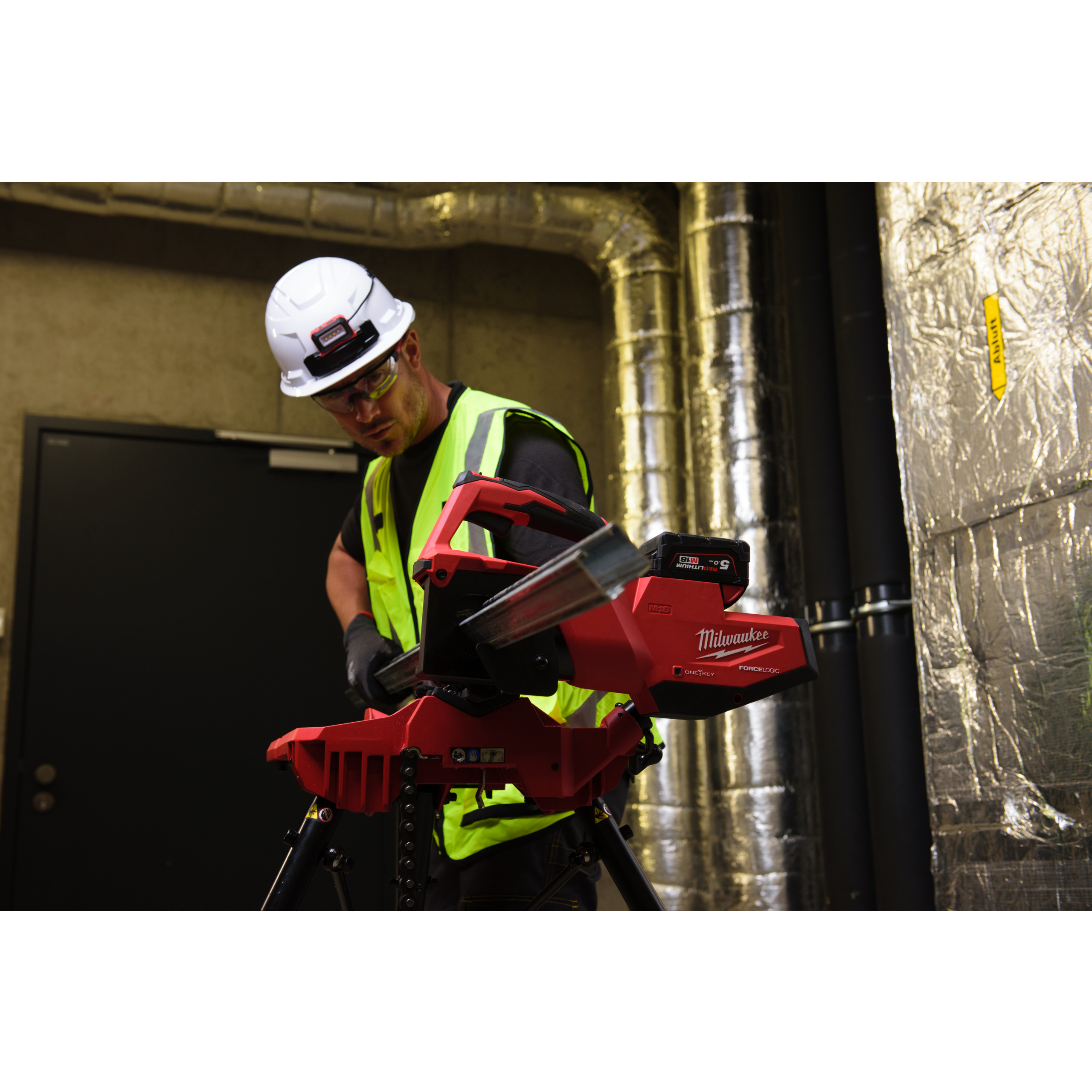 Milwaukee Industrieschutzhelm unbelüfted, weiß BOLT 100