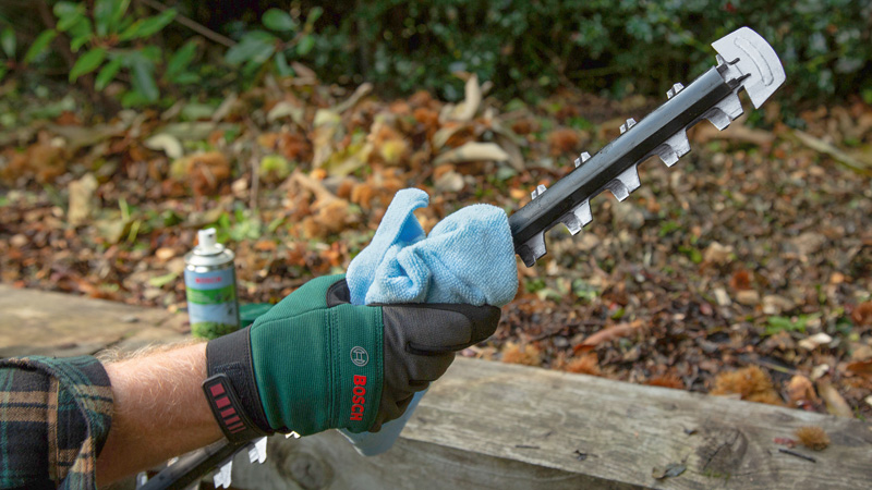 Bosch Akku-Regenwasserpumpen GardenPump 18V-2000: Akku 18V 2.5Ah, Ladegerät AL 1810 CV